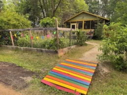 NEW LISTING Perfect 3-bedroom cottage with AC in welcoming Victoria Beach